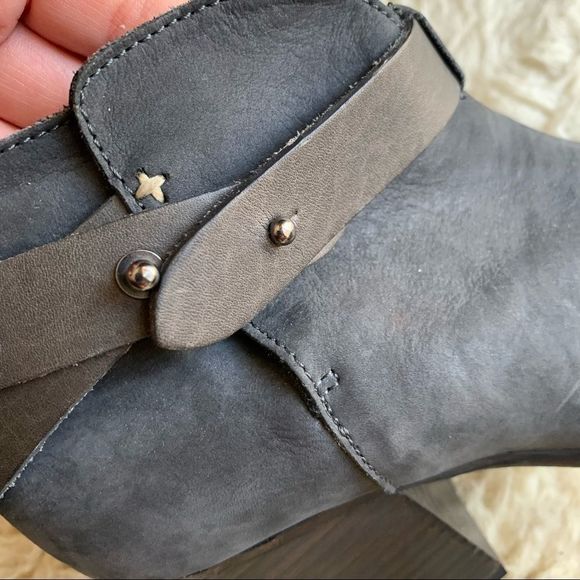 Elegant Black Ankle Boots - Picture 10 of 15